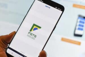 Multa de 40% do FGTS no emprego doméstico.