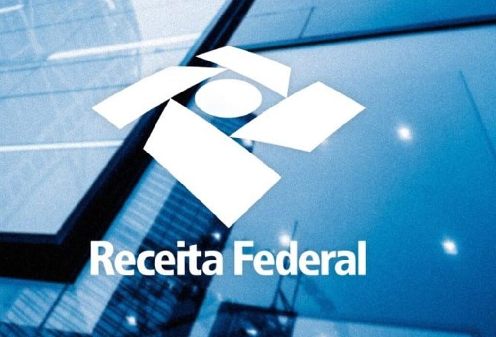 Legislação de impostos e consultoria tributária na Receita Federal.
